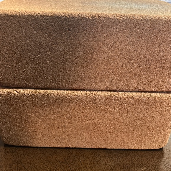 Yoga Book and block bundle with strap - Picture 6 of 8